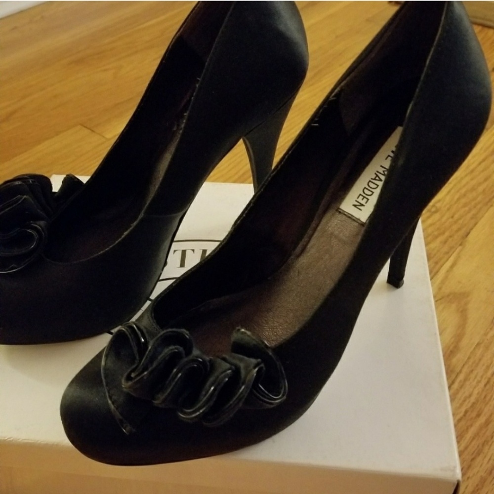 Shoes - Picture 4 of 4